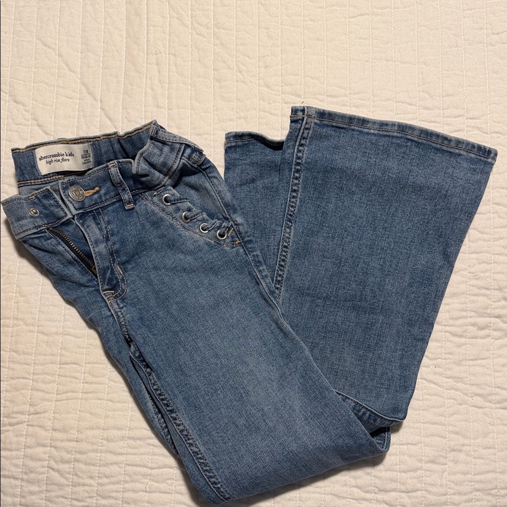 Abercrombie & Fitch Women's Flare Jeans in Classic Blue